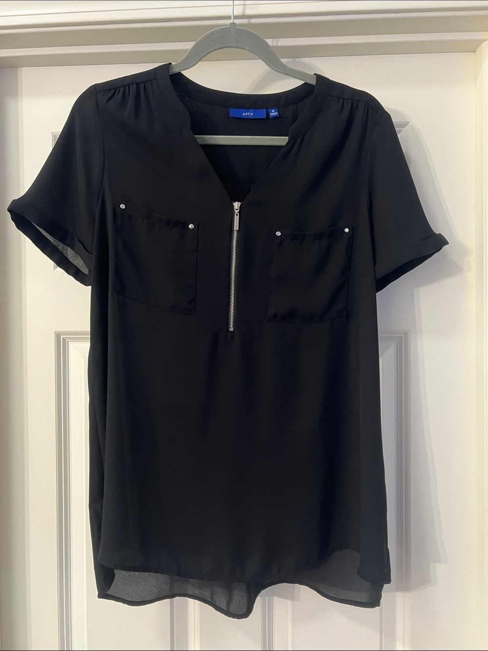 Apt. 9 Black Short-Sleeve Zip Front Blouse with Pockets - Size Medium